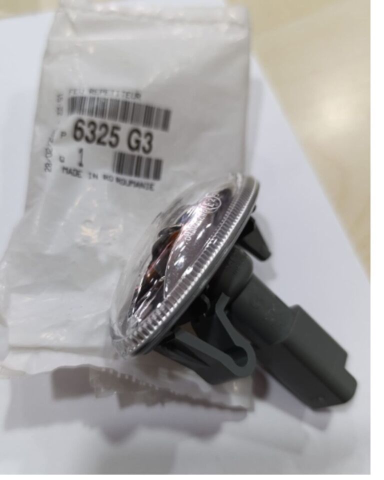 PEUGEOT PARNTER ÇAMURLUK YAN SİNYALİ ( ORJİNAL ÜRÜN)